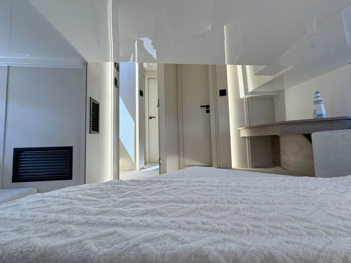 Cobra Yachts Campione 41 Fly — foto 6 van 12
