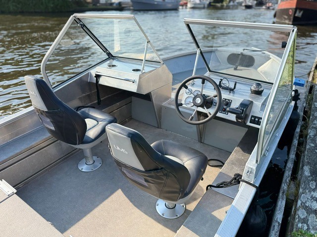 UMS Vis toerboot met 90 PK Suzuki en Trailer — foto 4 van 7