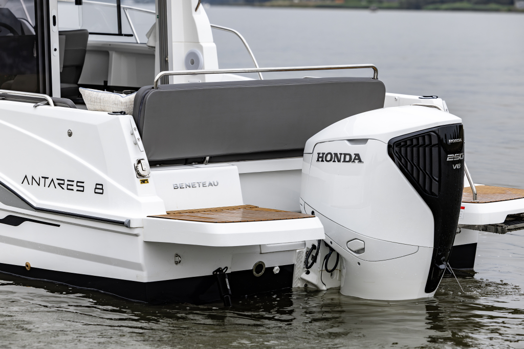 Beneteau Antares 8 | 250PK Honda | Weekender — foto 20 van 22