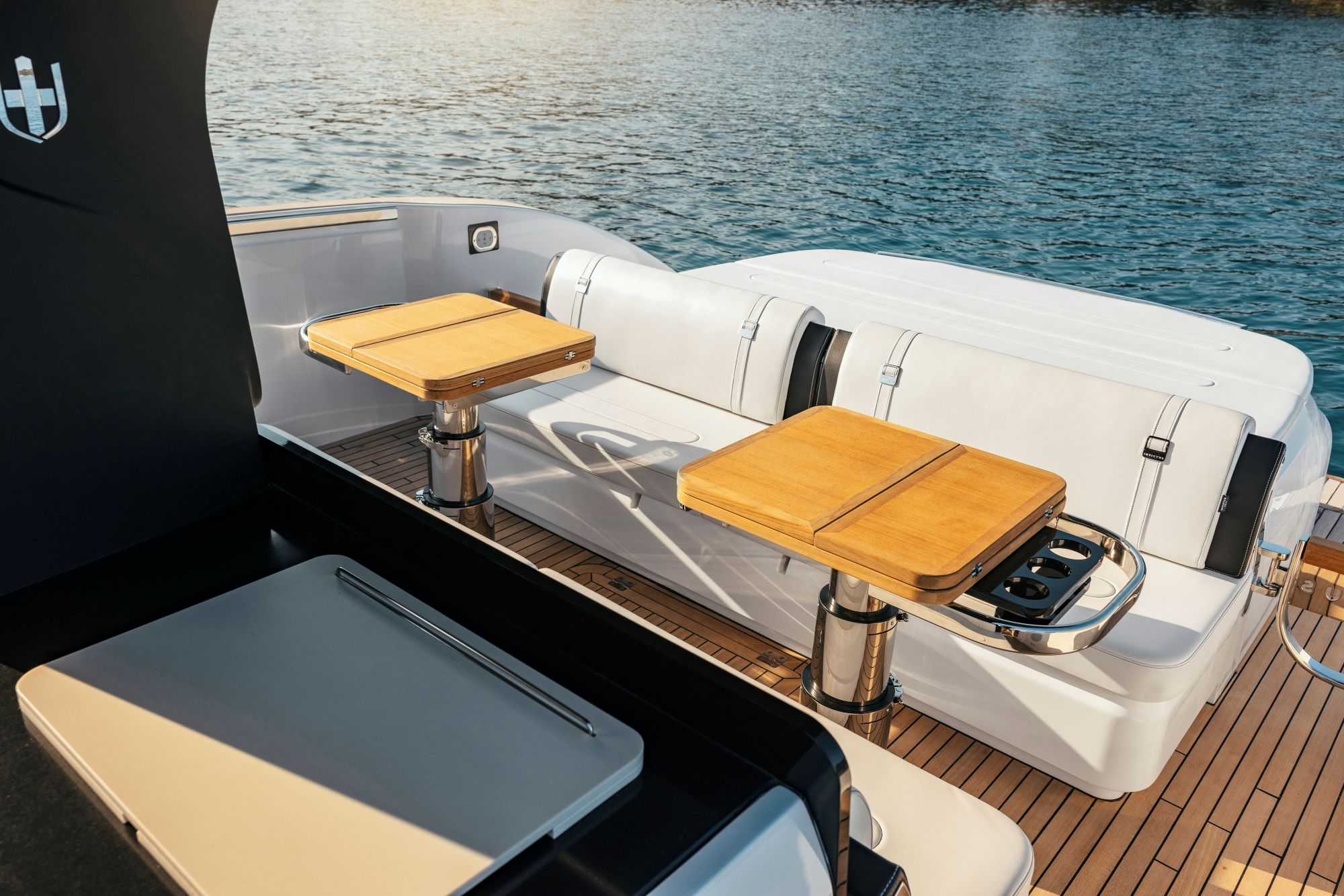 Invictus yachts Invictus 420 TT — foto 13 van 22