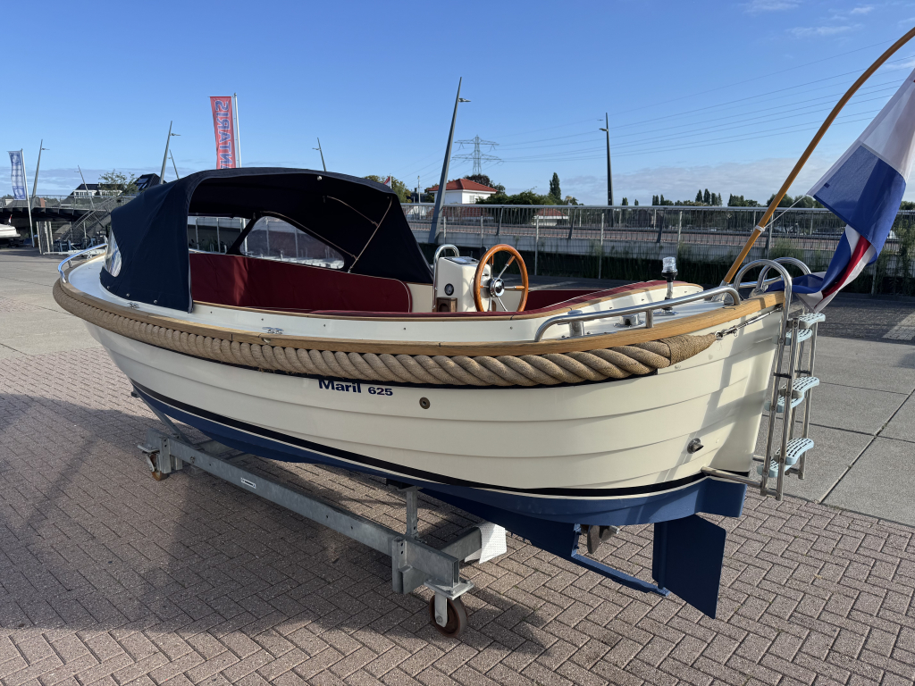 Maril 625 met Nanni 21 pk — foto 4 van 13