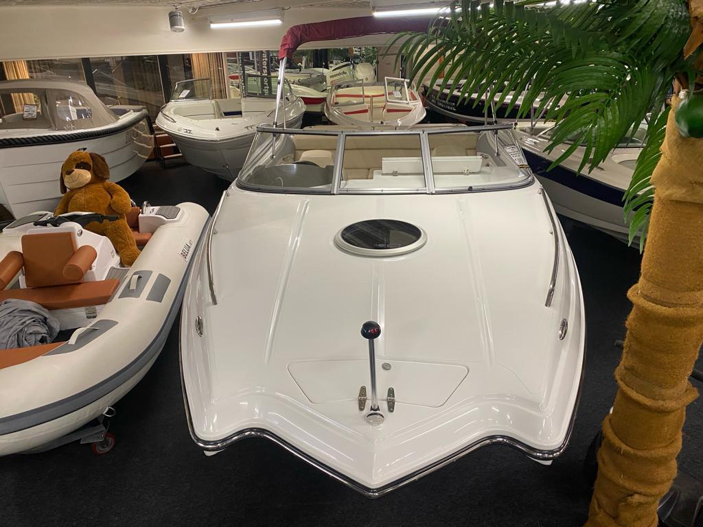 Rinker 220 Captiva MTX Cuddy — foto 2 van 13