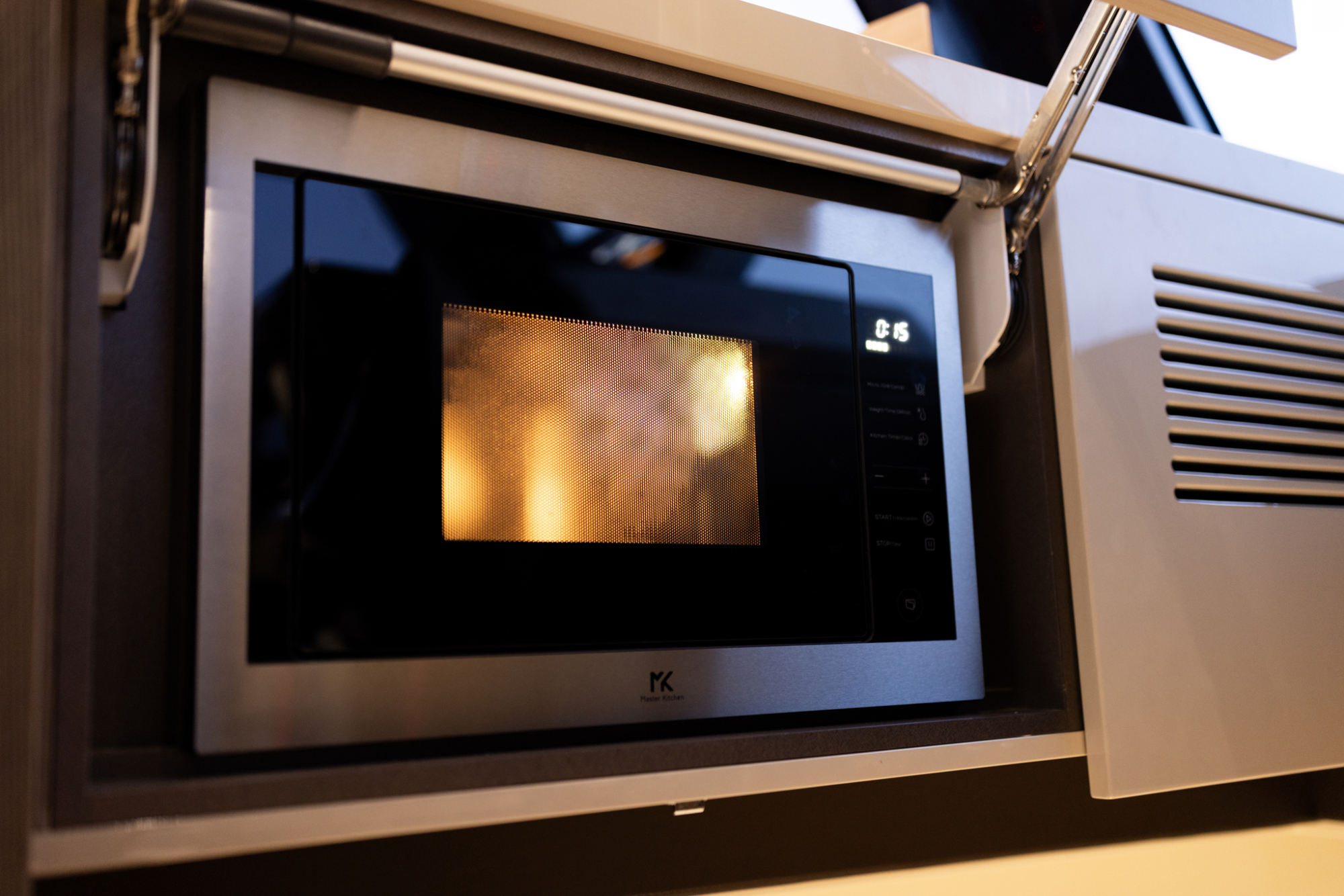 Invictus yachts Invictus ST550 met 2x 950 pk Volvo IPS direct leverbaar — foto 13 van 28