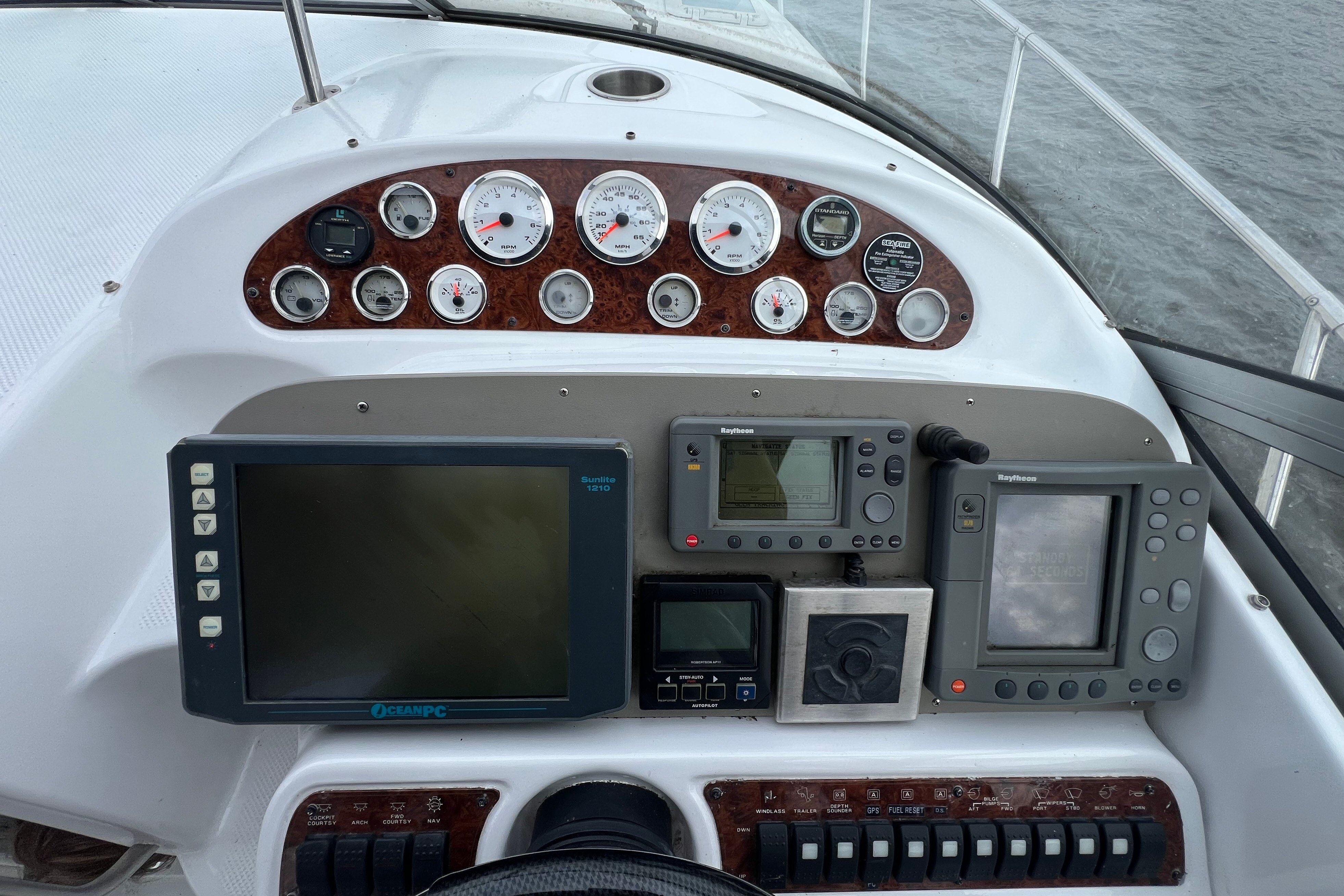 Bayliner 3055 Ciera Sunbridge DX/LX — foto 36 van 57