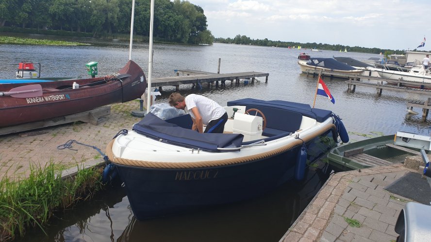 Oud huijzer 616 60pk Loosdrecht