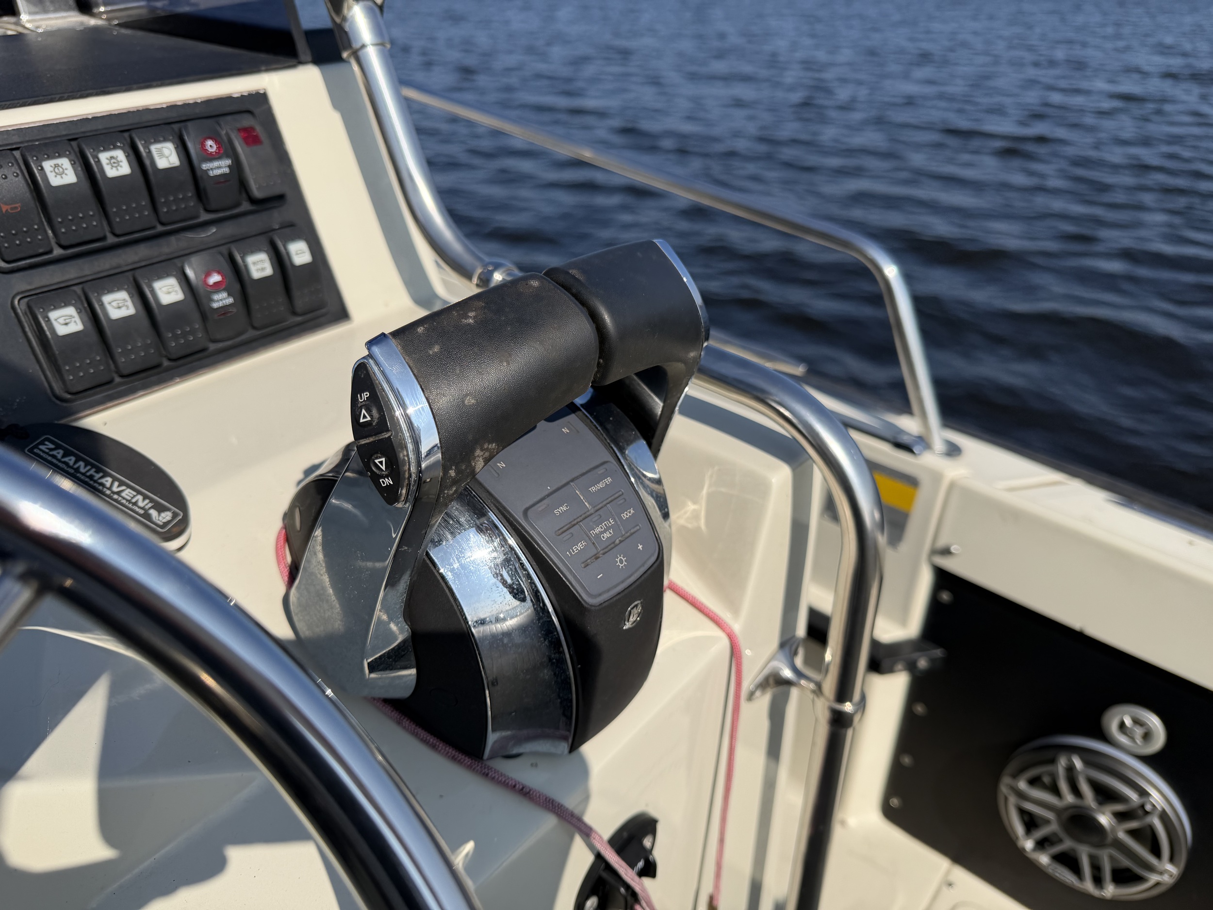 Boston Whaler 25 Outrage — foto 33 van 37