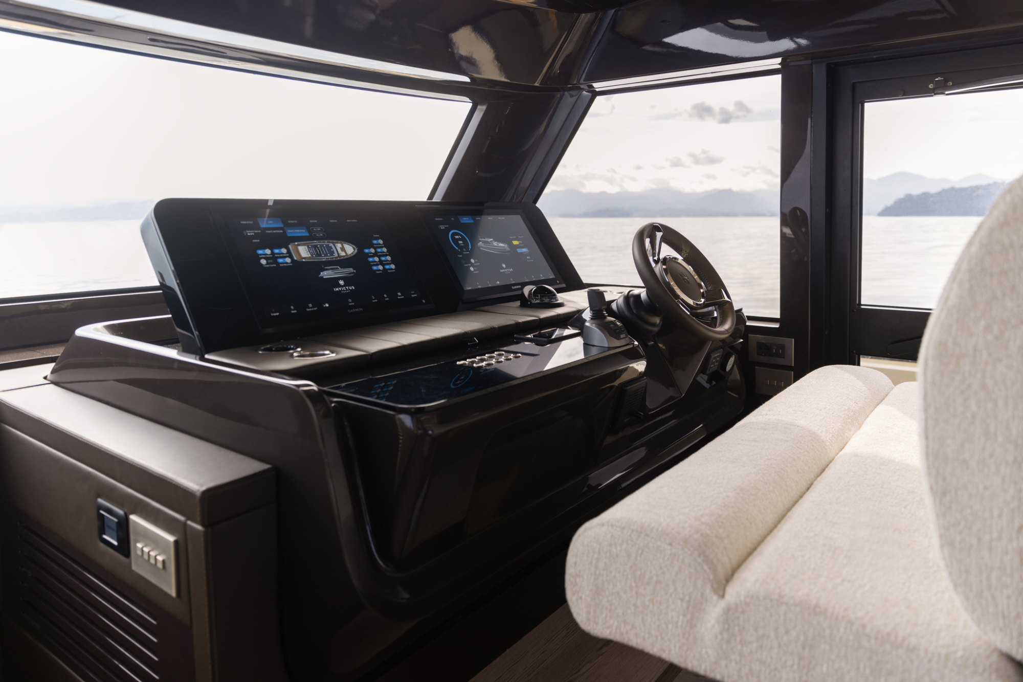 Invictus yachts Invictus ST550 met 2x 950 pk Volvo IPS direct leverbaar — foto 5 van 28