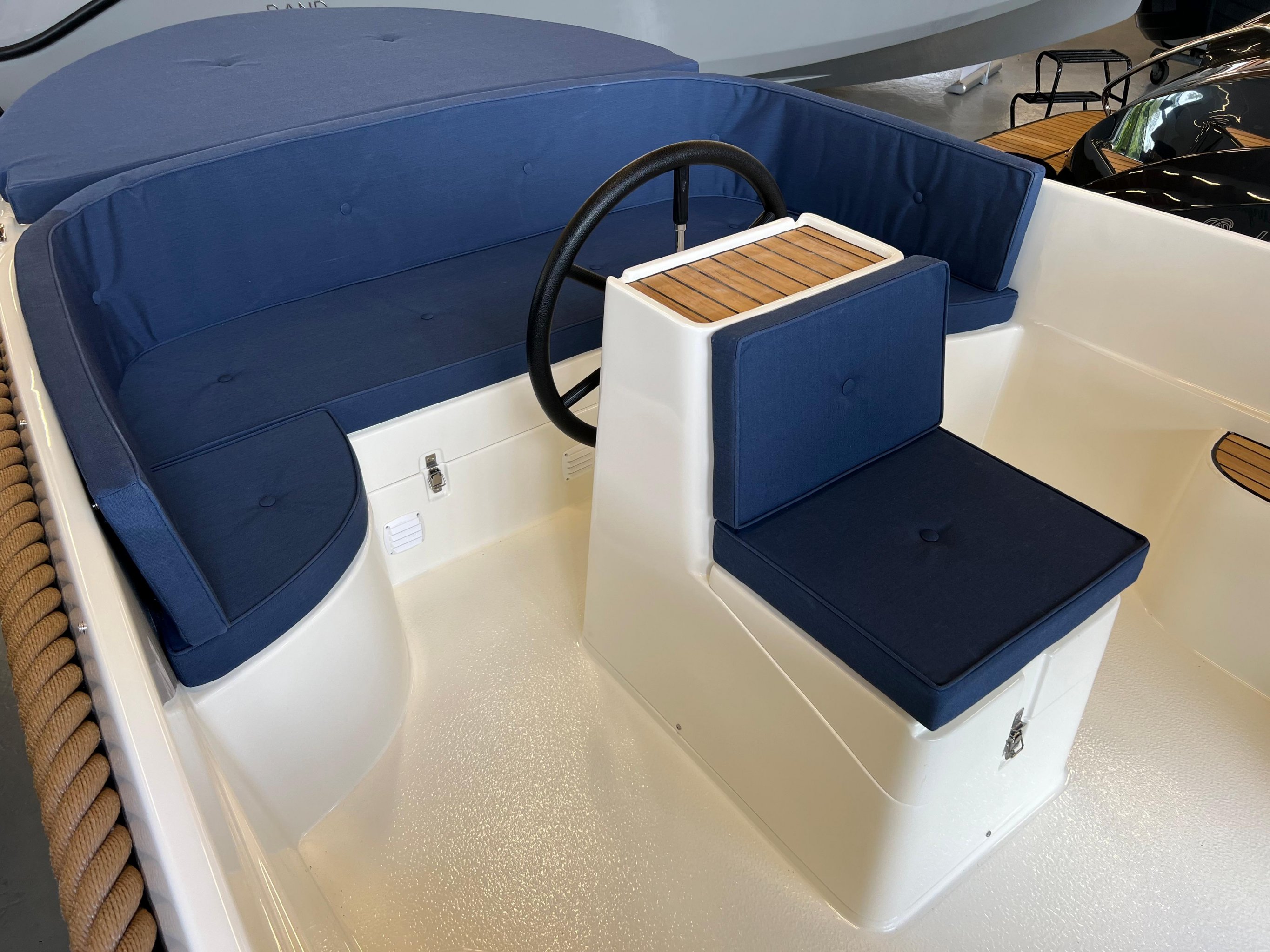 Lekkere sloep Oud Huijzer 575 voor veel vaarplezier. — foto 4 van 5