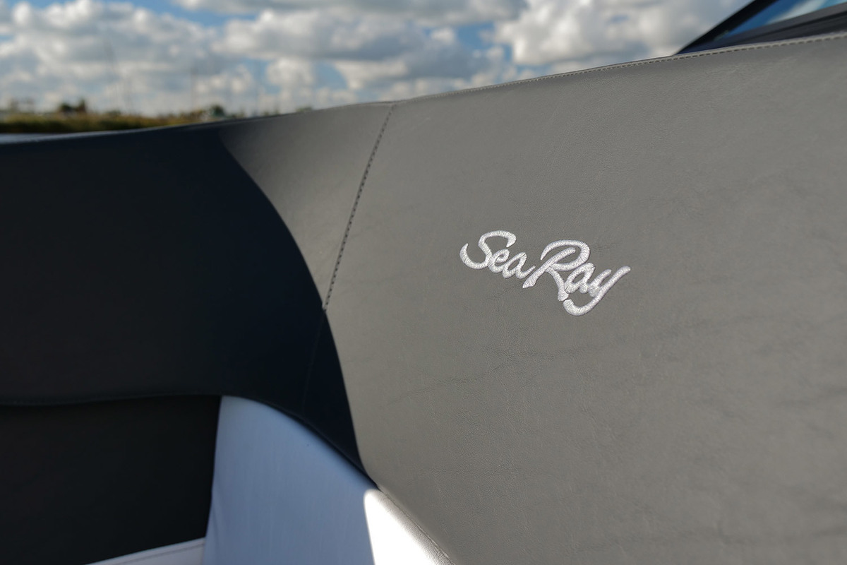Sea Ray SPX 230 — foto 37 van 42