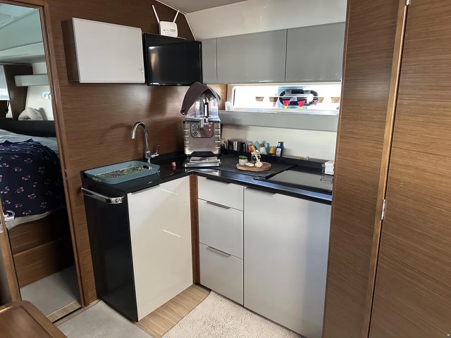 Bavaria S40 HT - BluYachting — foto 6 van 12