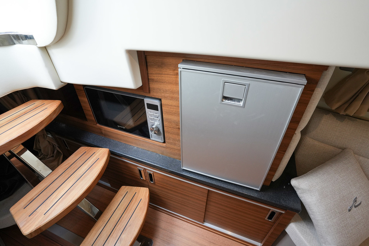 Sea Ray Sundancer 320 — foto 65 van 80