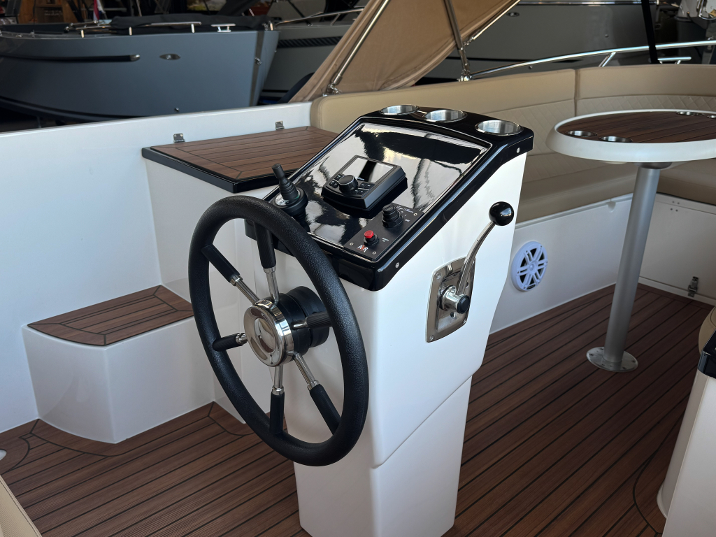 Lago Amore 606 Tender | 30PK Suzuki | Nieuwstaat incl. stalling — foto 16 van 26