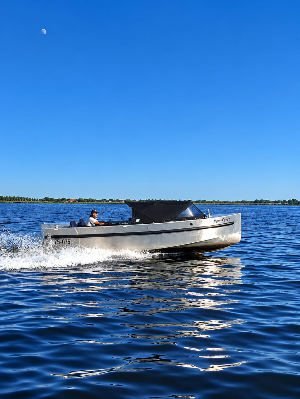 Van Vossen 660 tender met 70 pk Suzuki AVTL — foto 3 van 6