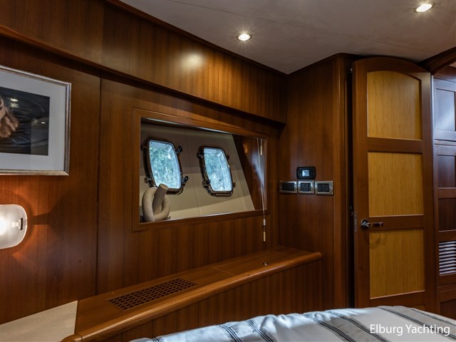 Trader 42 - Cabrio — foto 32 van 76