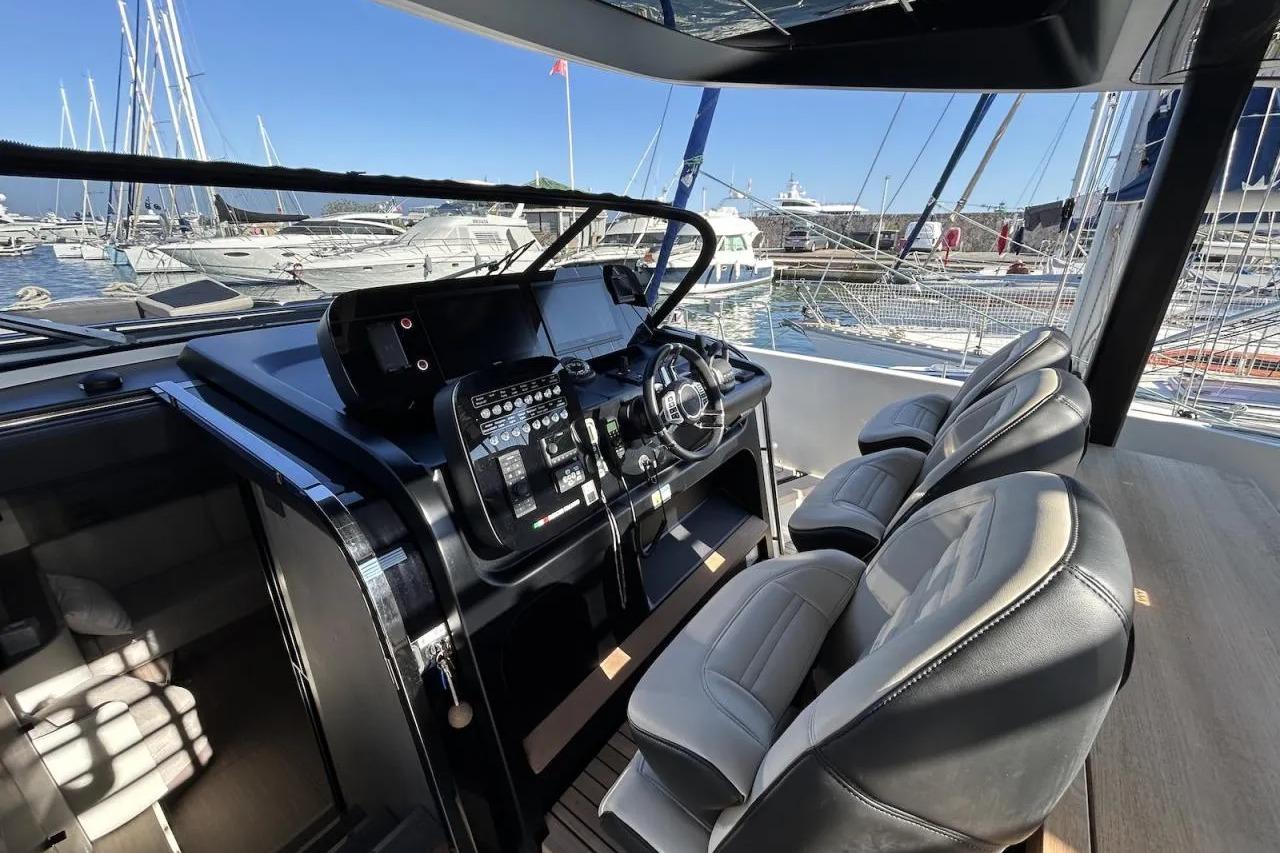 Cranchi A46 Luxury Tender — foto 8 van 21
