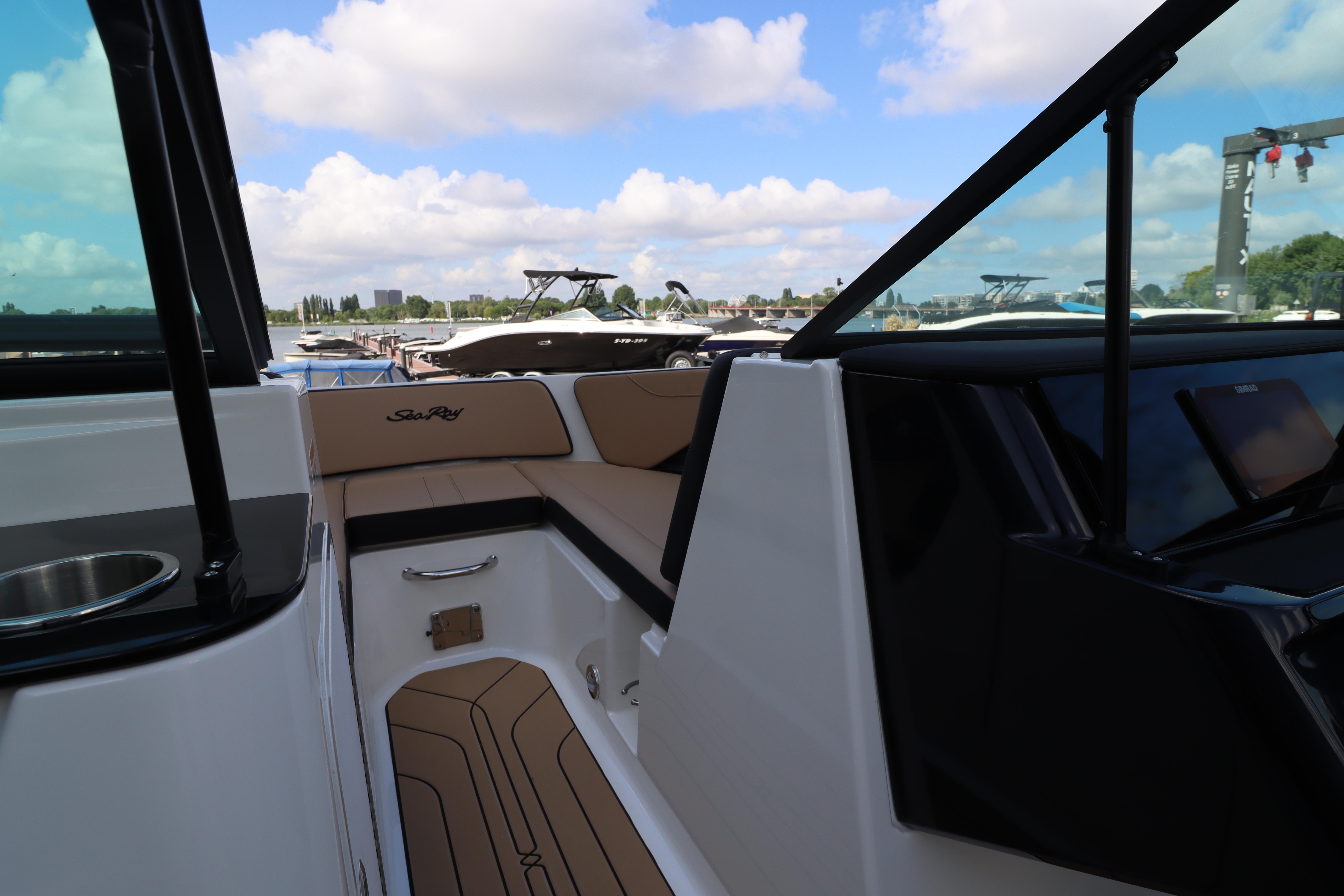 Sea Ray SPX 190 — foto 12 van 37