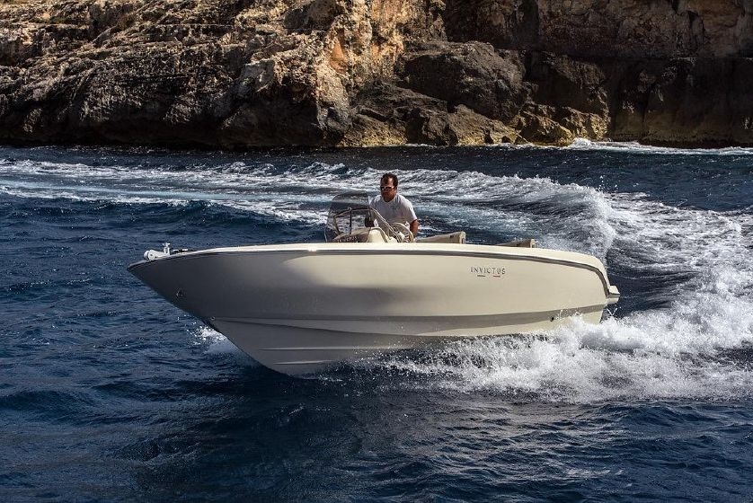 Invictus yachtsInvictus 190 fx