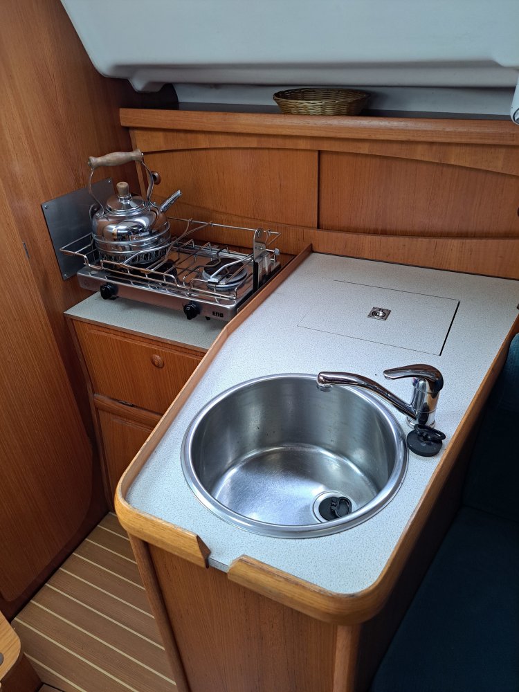 Yanmar Jeanneau - Sailing Yacht - GRP (Polyester) - 1999 - € 35.000 — foto 5 van 11