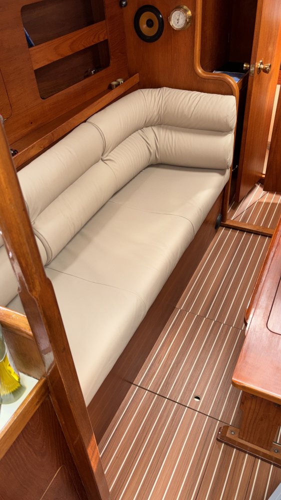 VOLVO PENTA Moody - Sailing Yacht - GRP (Polyester) - 1990 - € 85.000 — foto 8 van 11