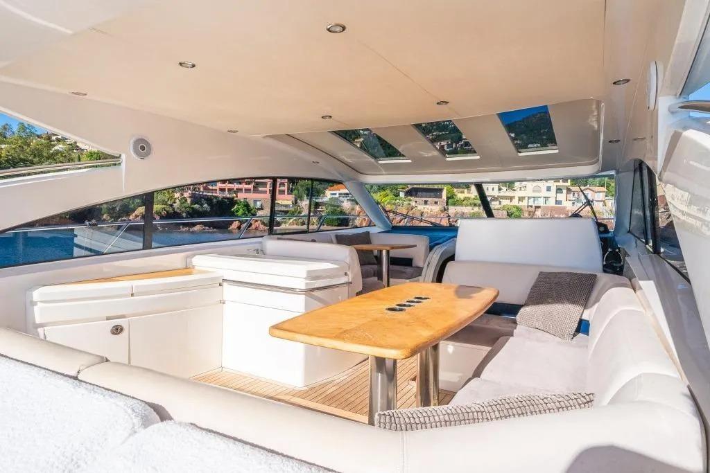 Princess V53 — foto 17 van 32