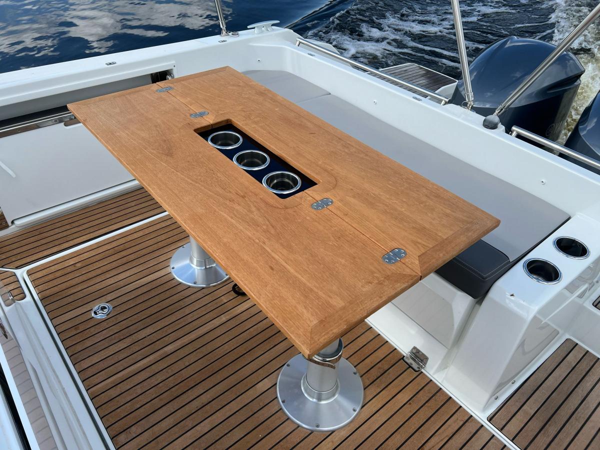 Jeanneau Cap Camarat 9.0 Center Console — foto 13 van 37