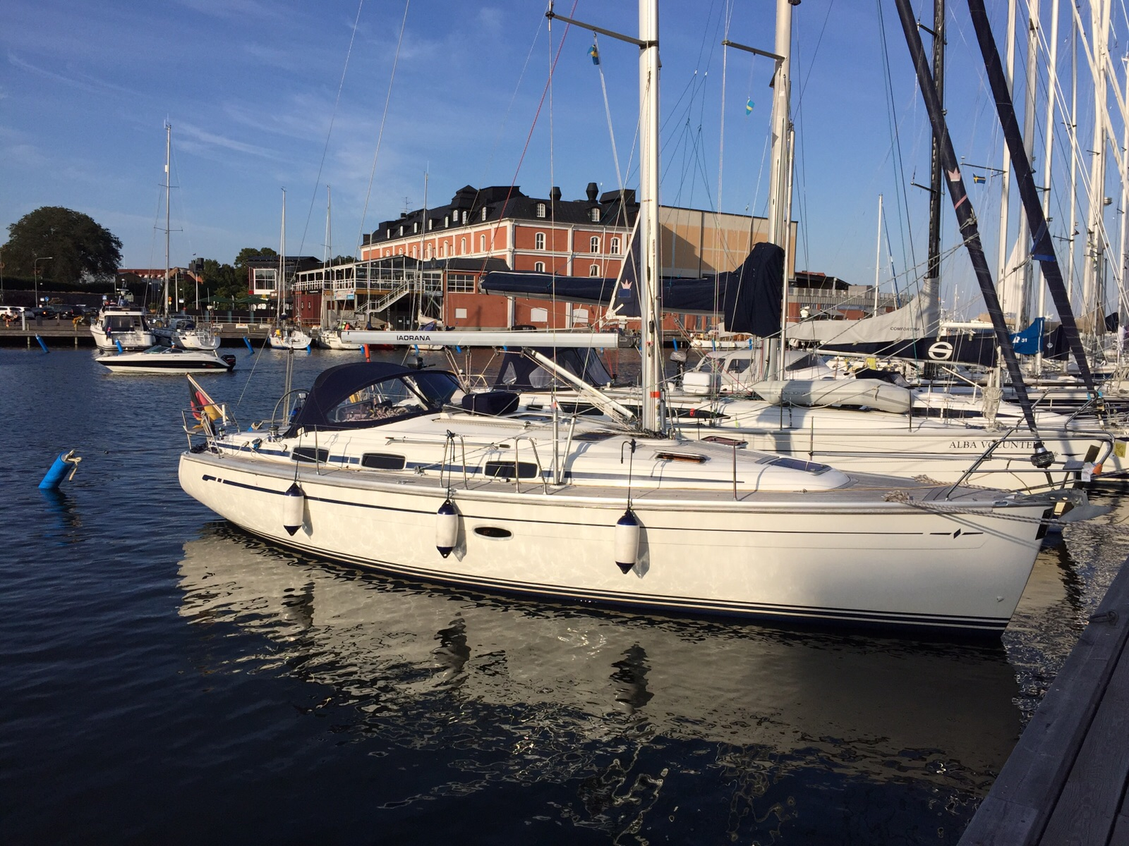 Bavaria 37 Cruiser — foto 1 van 40