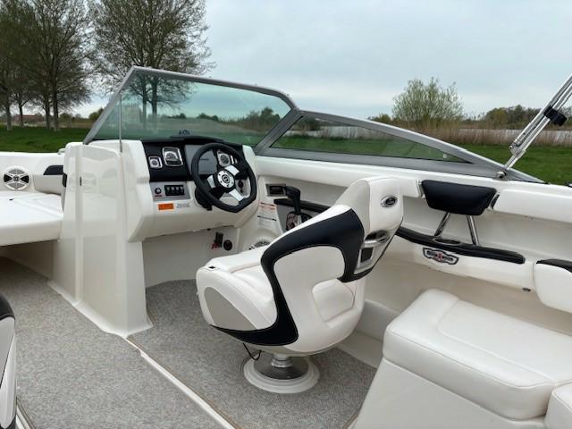 Chaparral 226 SSI WT Sportboot — foto 4 van 8