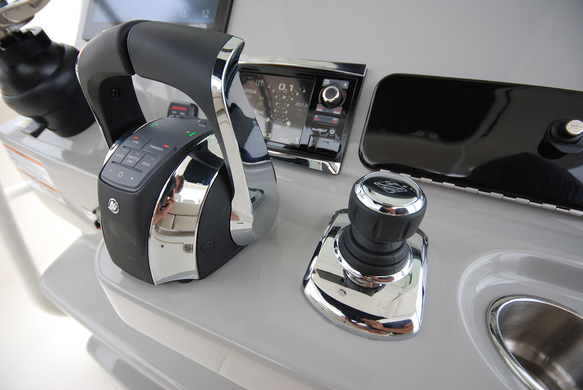 Boston Whaler 330 Outrage — foto 26 van 40