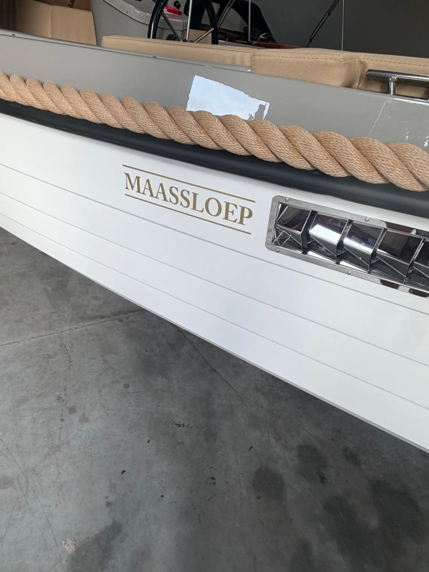 Maassloep 590 demo Honda 20pk van €22.950 voor €20.950,- — foto 5 van 13