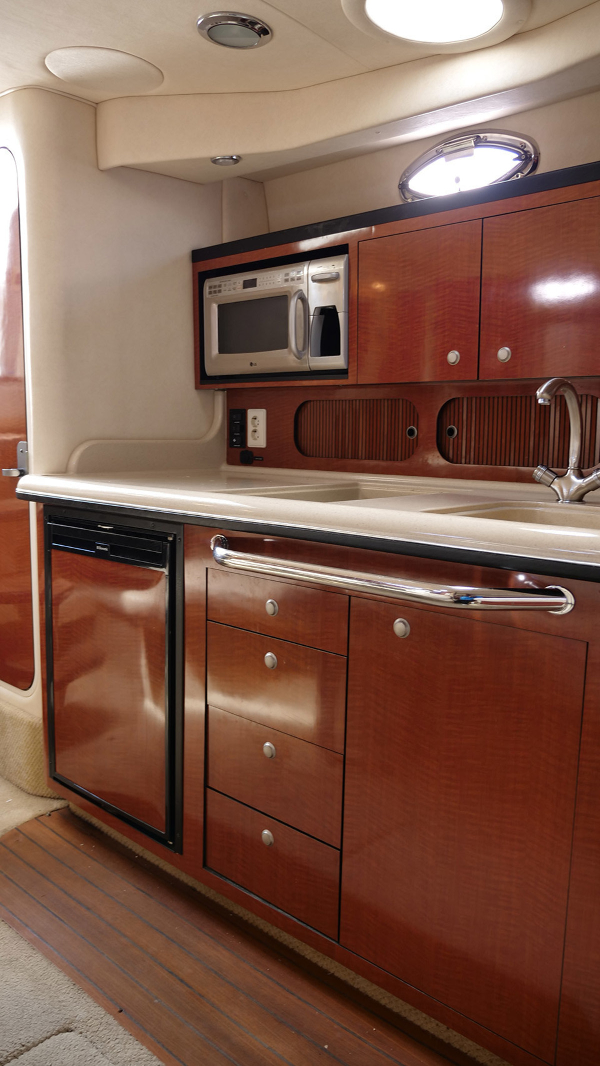Sea Ray 340 Sundancer — foto 39 van 58