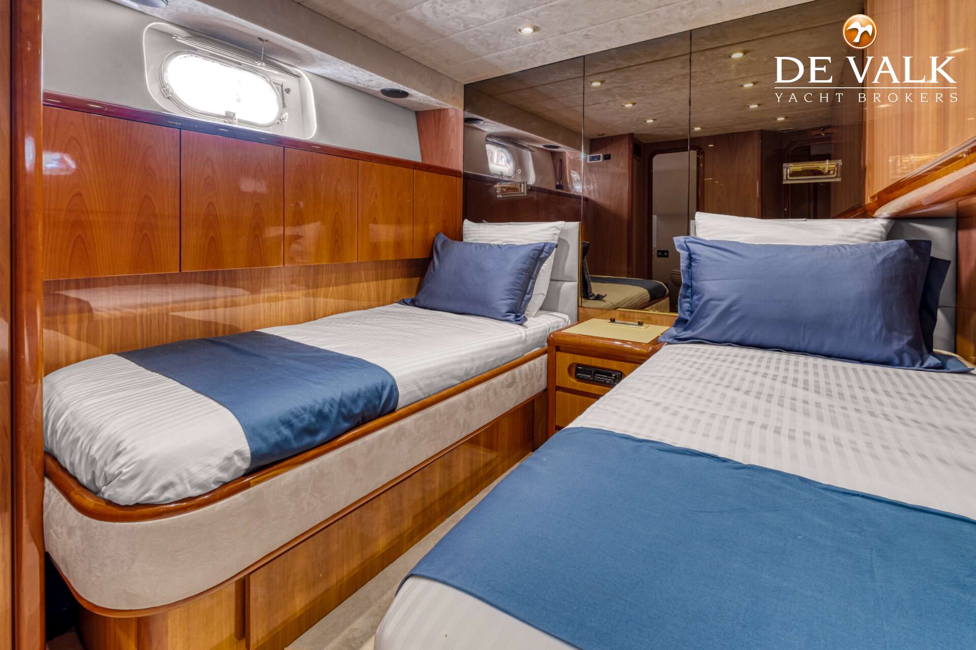 Falcon 82 — foto 35 van 39