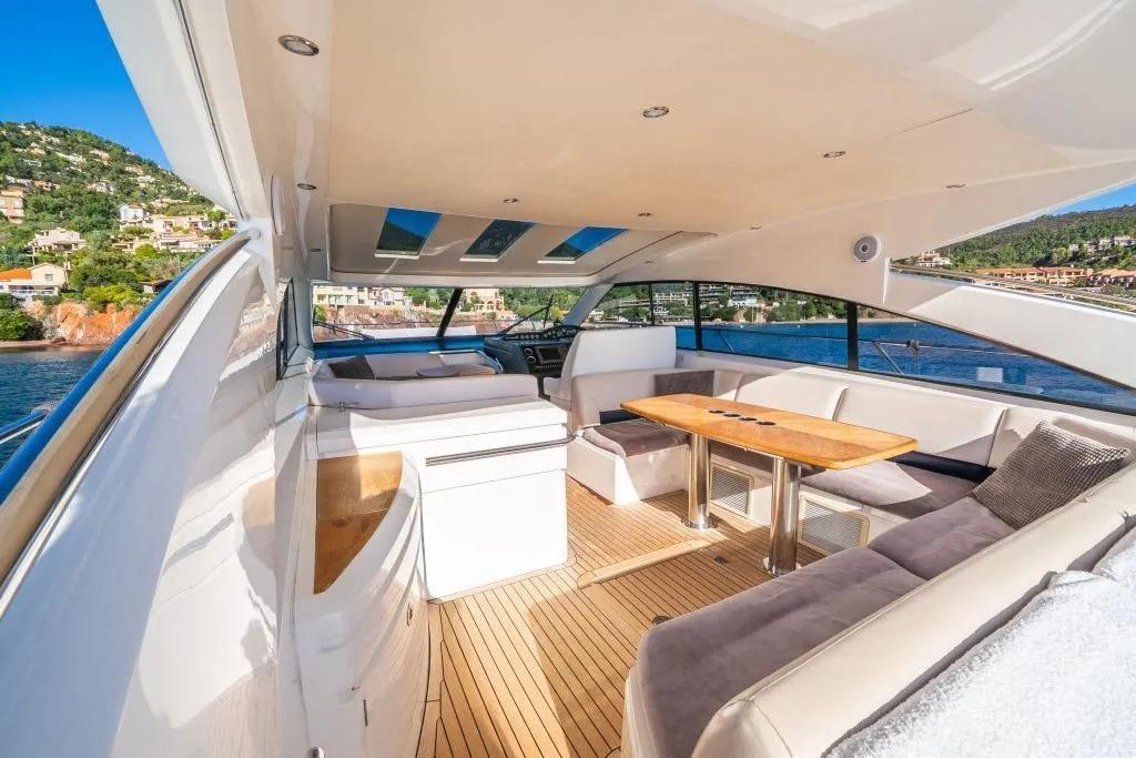 Princess V53 — foto 15 van 32