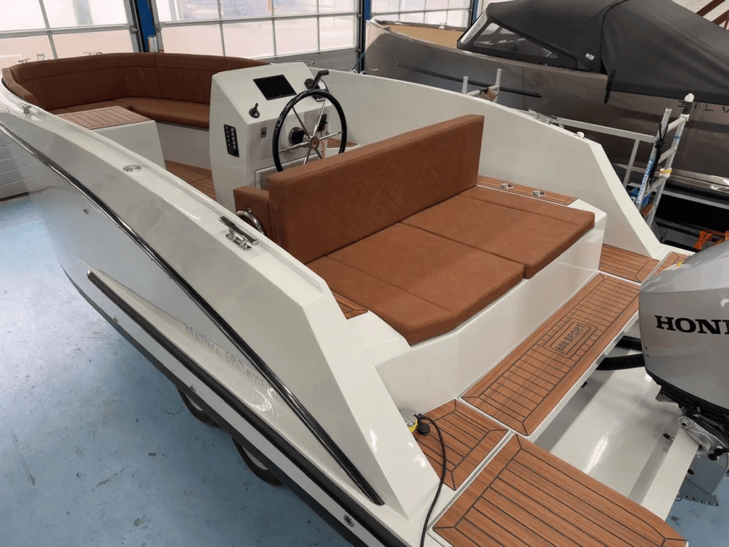 Maxima 680 Sport Lounge Tender — foto 14 van 14