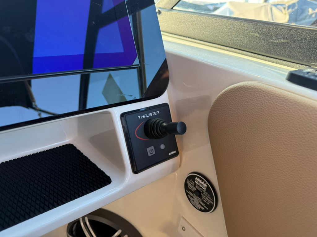 Sea Ray SDX 230 — foto 21 van 22