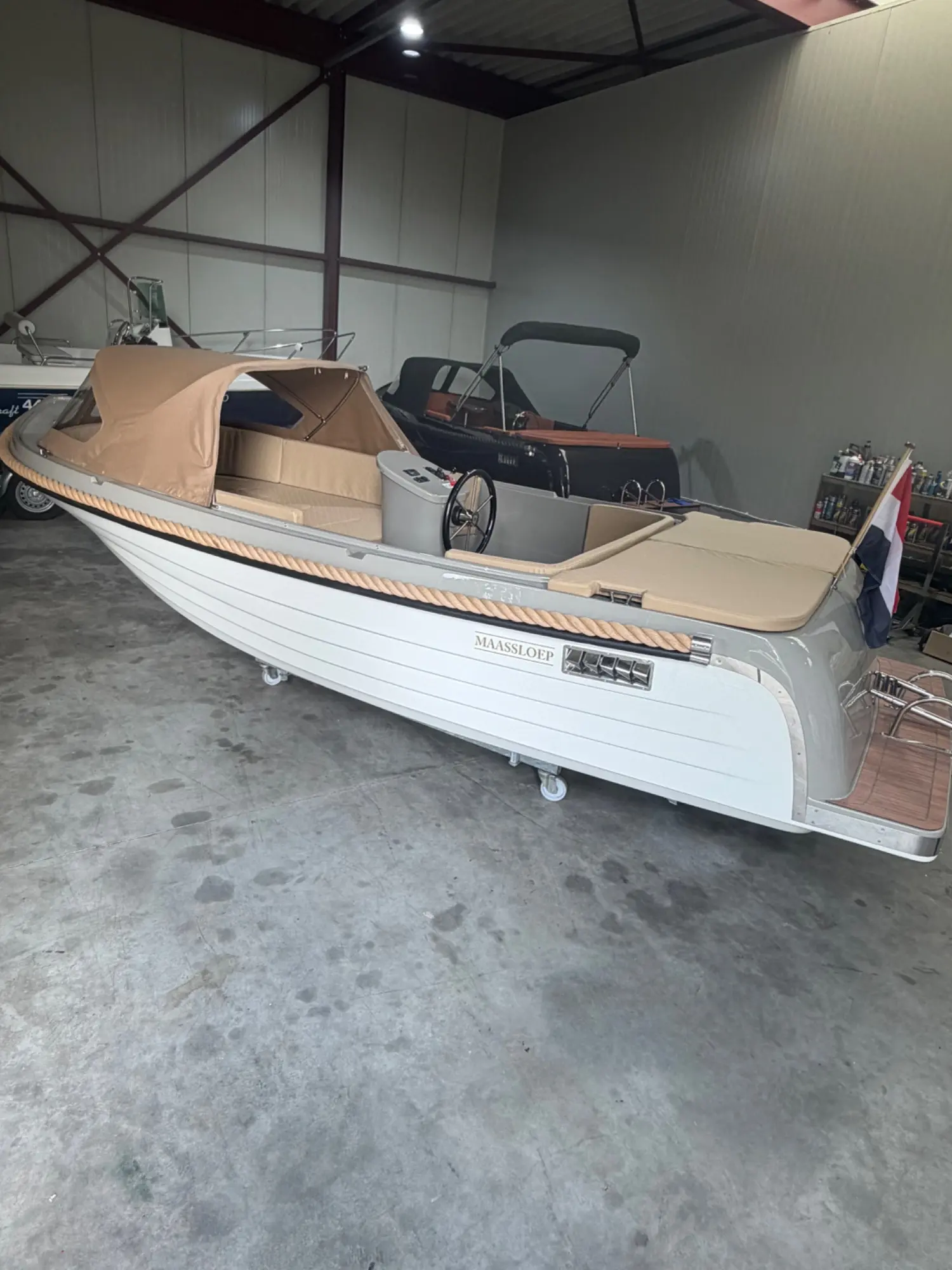 Maassloep 590 demo Honda 20pk van €22.950 voor €20.950,- — foto 4 van 13