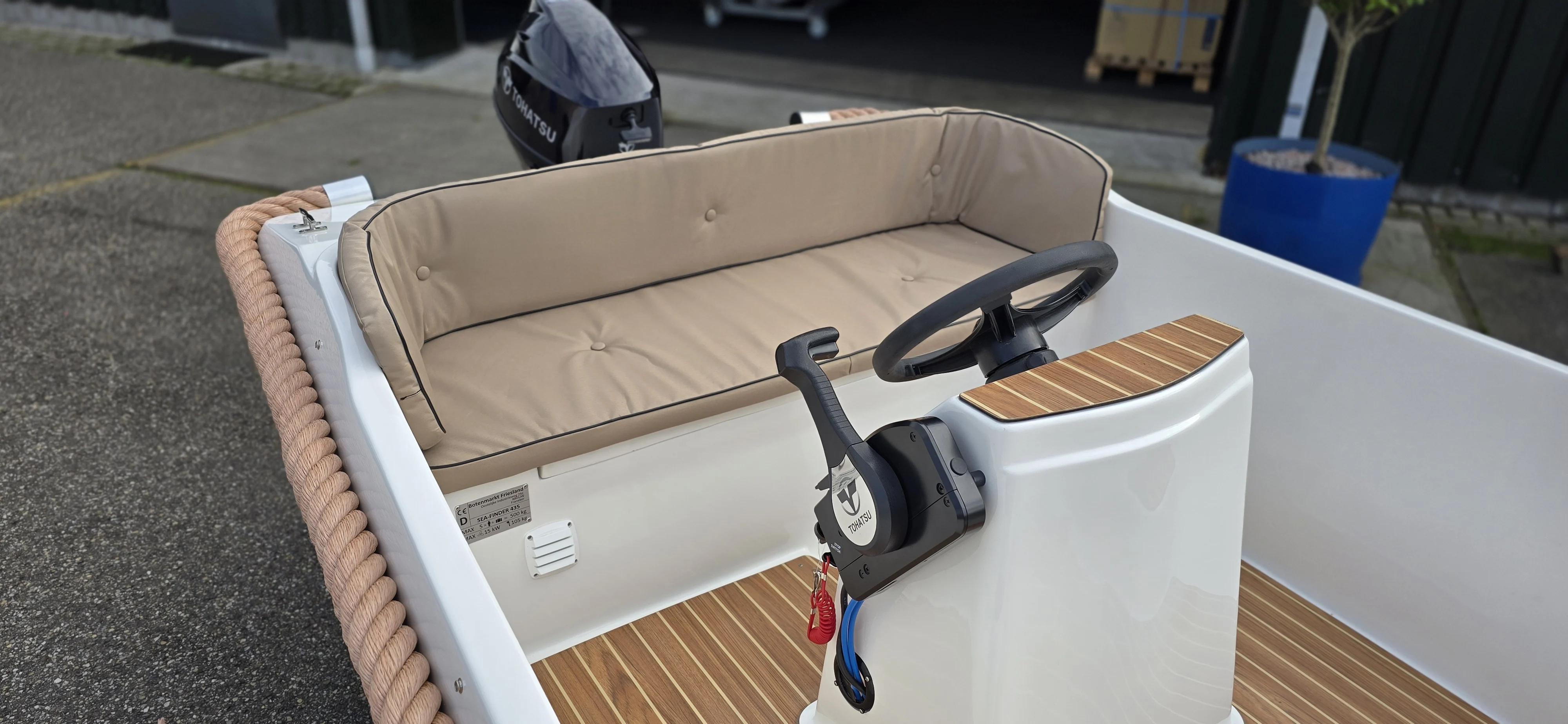 sea-finder de luxe met 9.8 pk tohatsu en teaklook vloer en kabelaring – WS Vertrouwen — foto 3 van 12