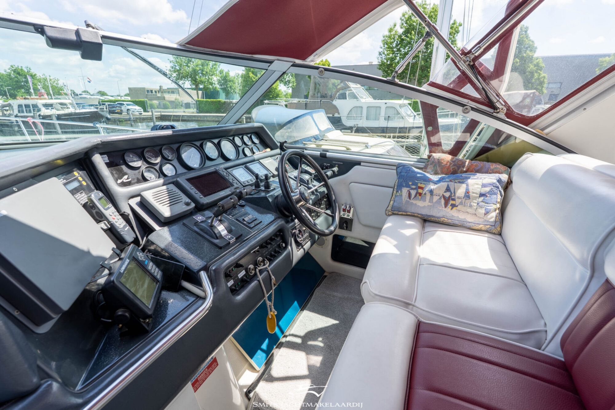 Sea Ray 370 Express Cruiser — foto 40 van 59