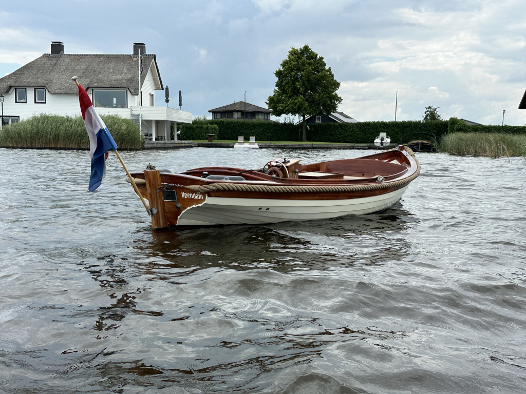 Unieke klassieke Spiegelsloep type ' Kapiteinssloep ' met Vetus inboard diesel — foto 2 van 22