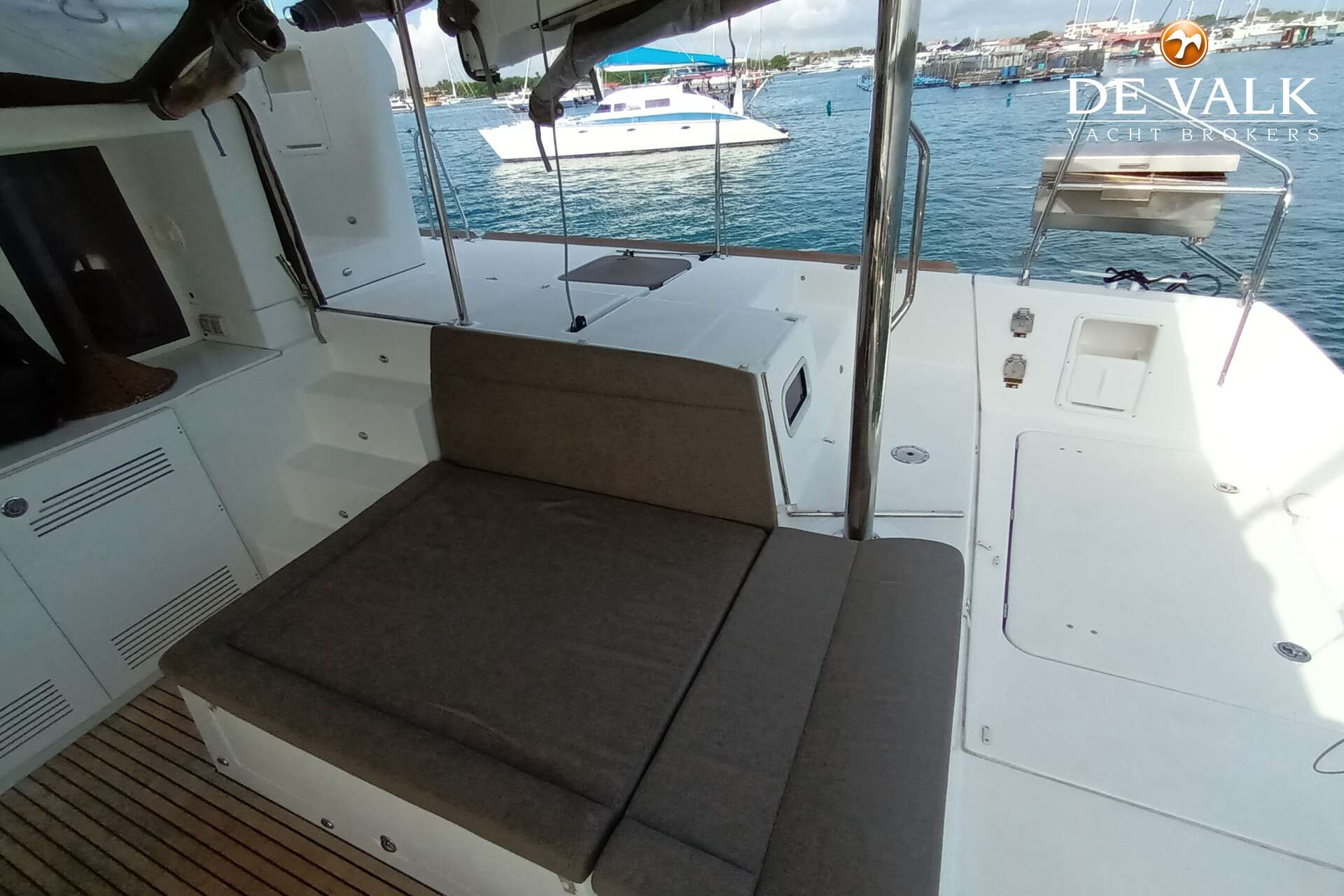 Lagoon 450 — foto 4 van 33