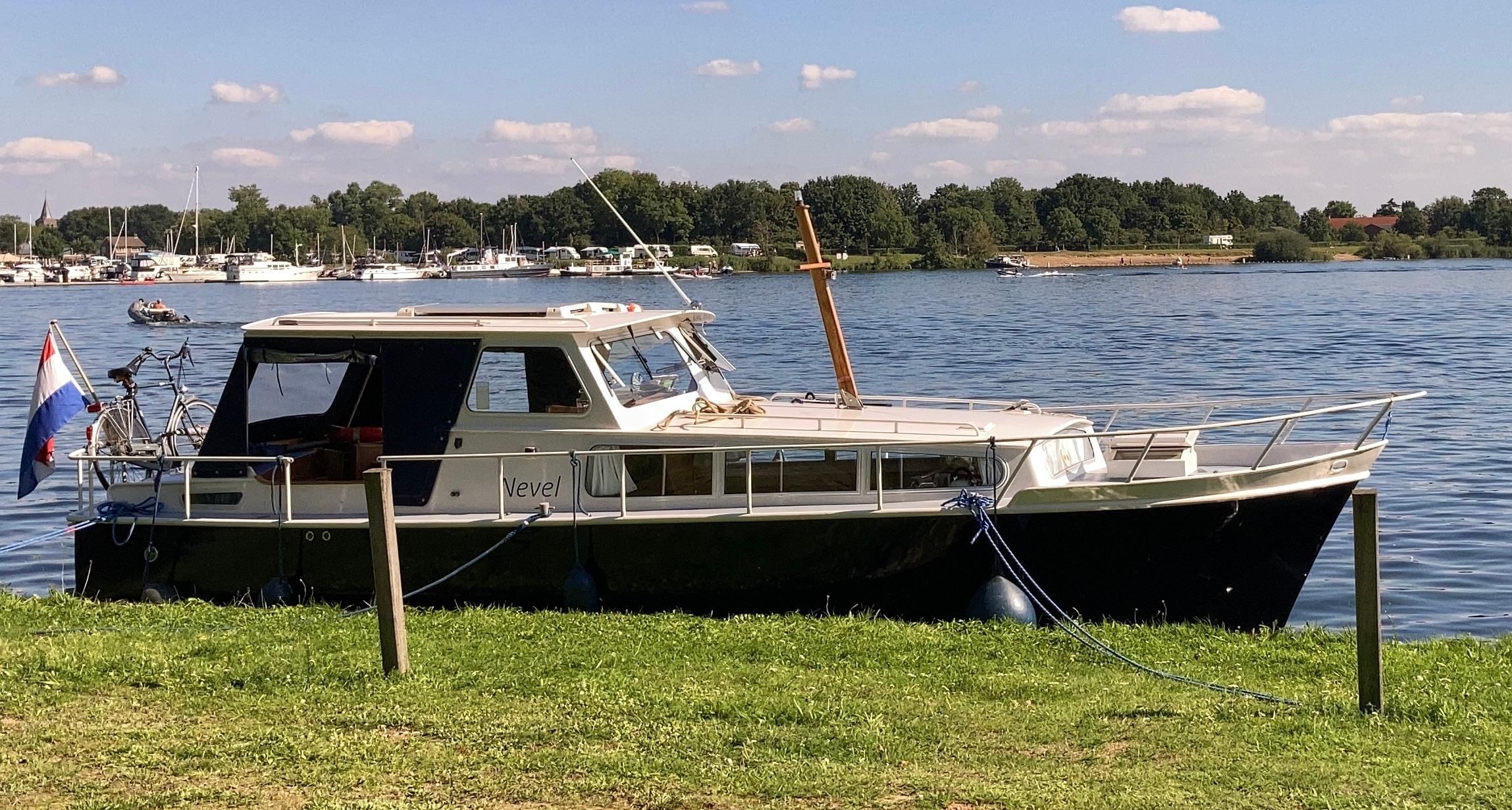 Motor Yacht Super Favorite AK 9.40 — foto 3 van 44