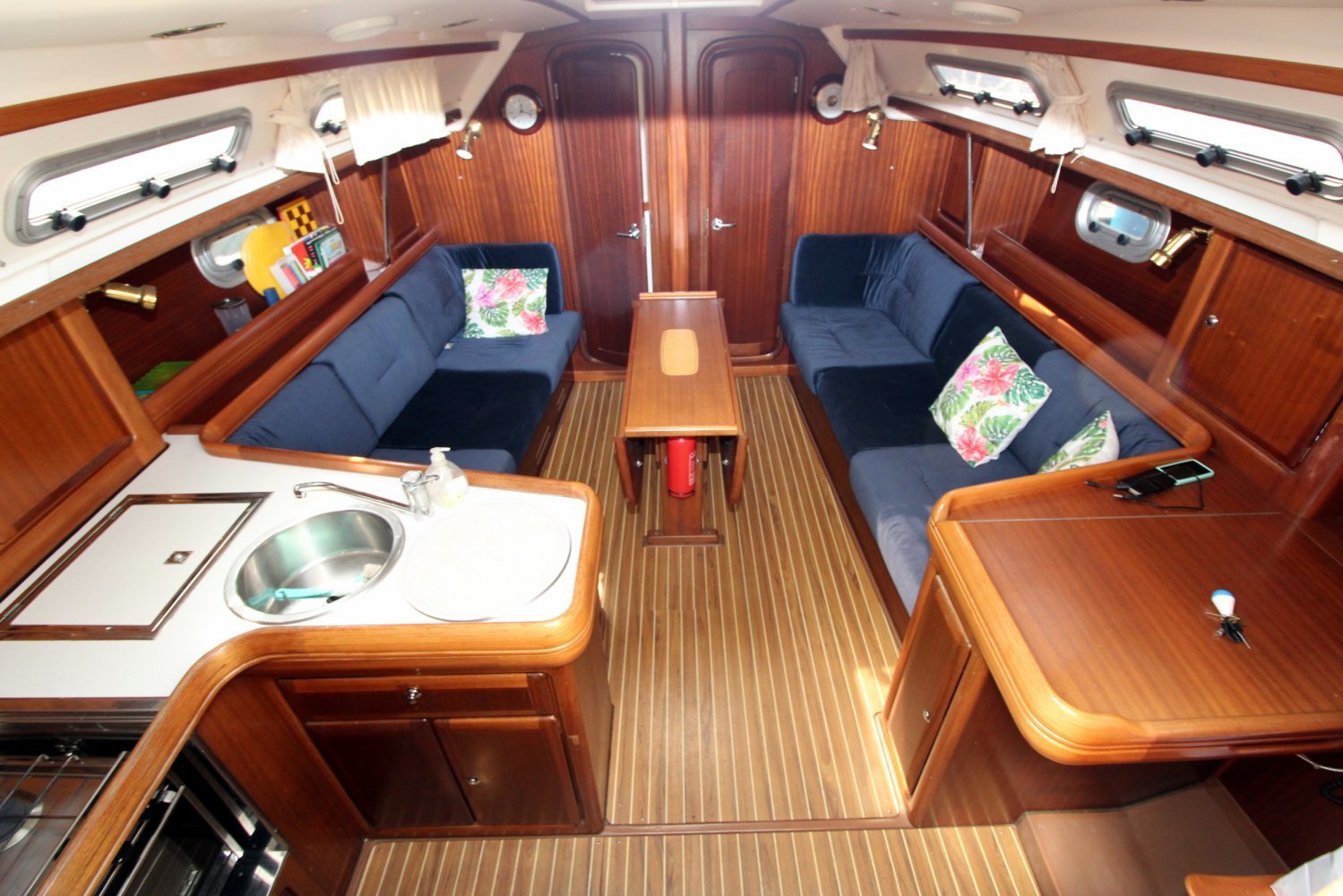 Bavaria - Sailing Yacht - GRP (Polyester) - 1996 - € 43.500 — foto 6 van 11