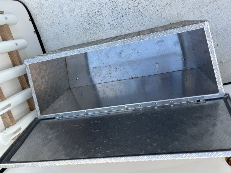 Mercury Uttern Visboot Met Pega Trailer — foto 12 van 12