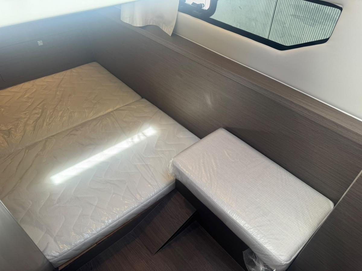 Jeanneau Merry Fisher 895 serie 2. Dit schip is aanwezig op de Yamaha stand van hiswa te water 2026. — foto 15 van 48