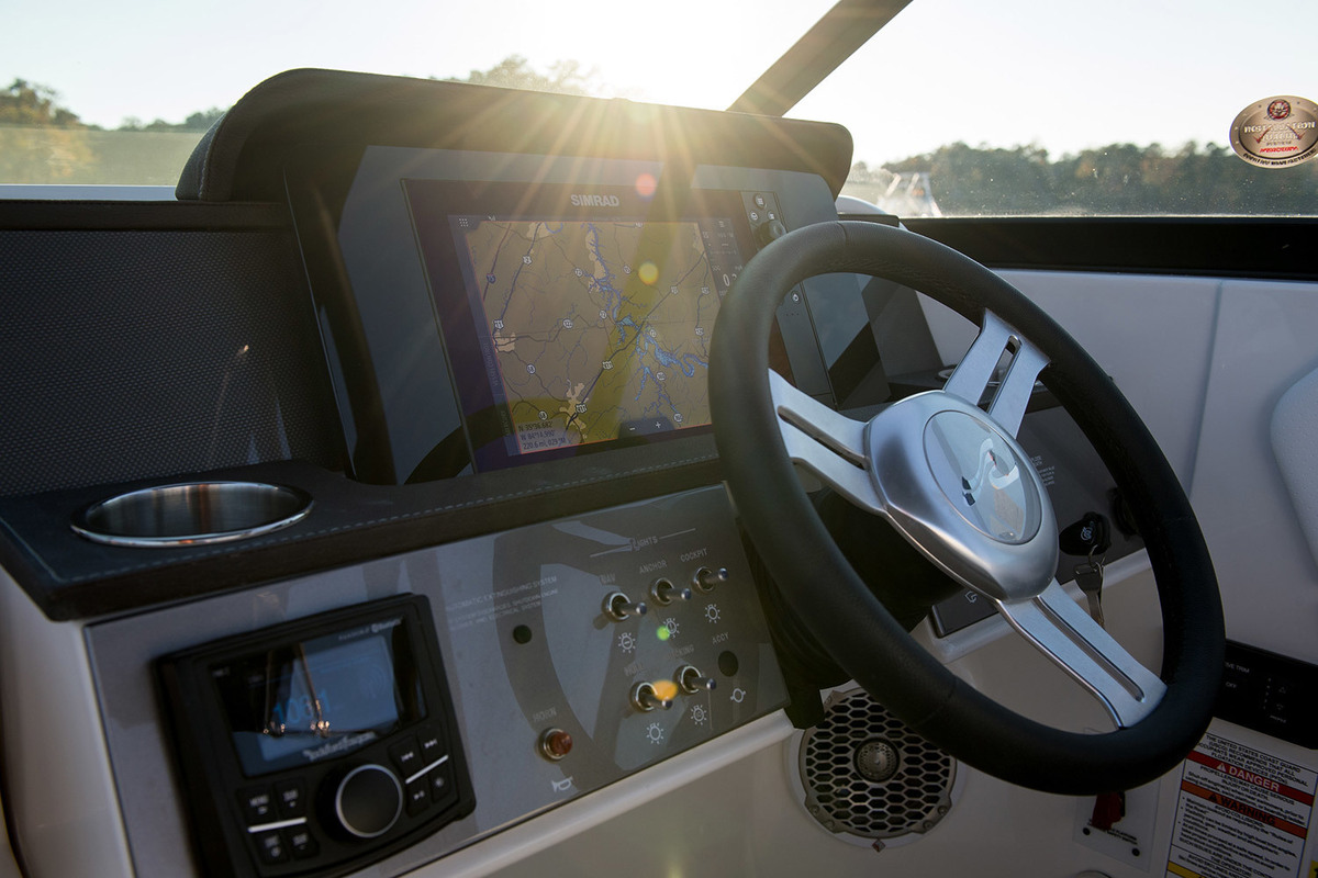 Sea Ray SDX 250 Outboard — foto 15 van 28