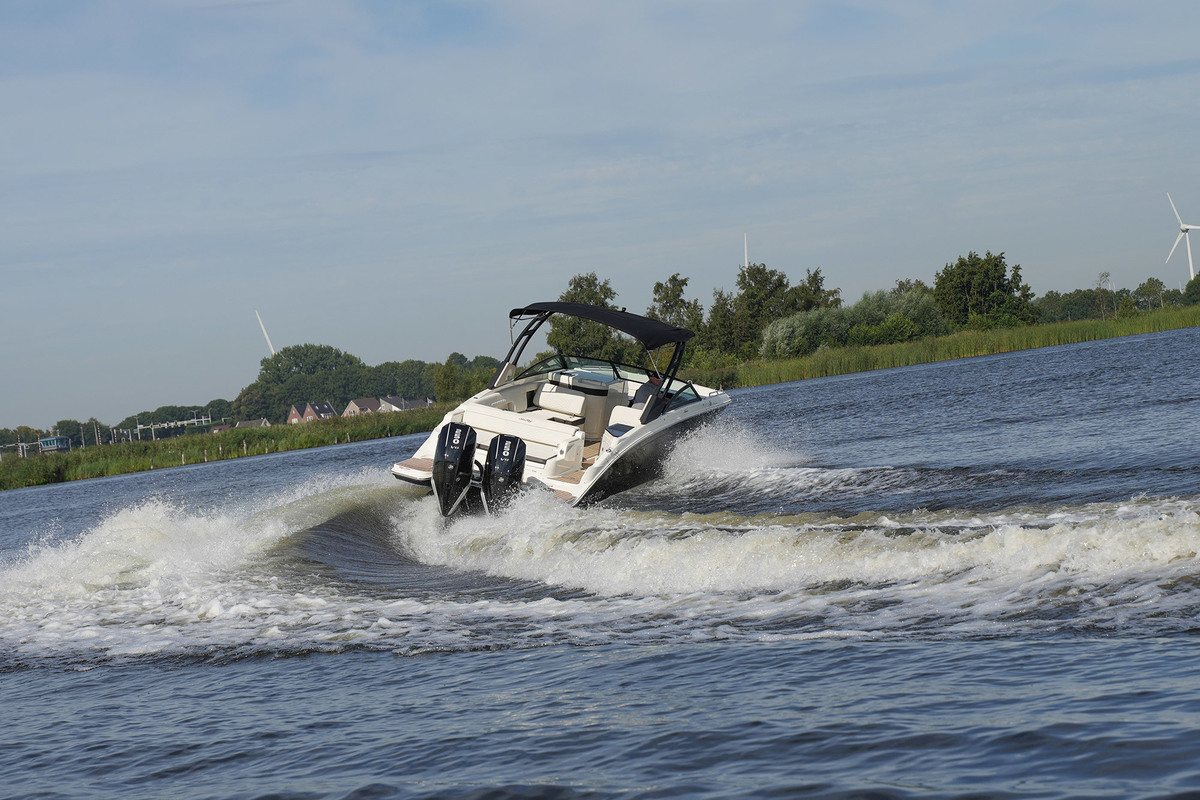 Sea Ray SDX 290 Outboard — foto 7 van 51