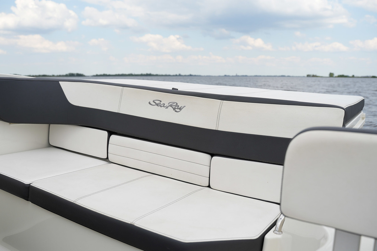 Sea Ray 19 SPX — foto 17 van 36