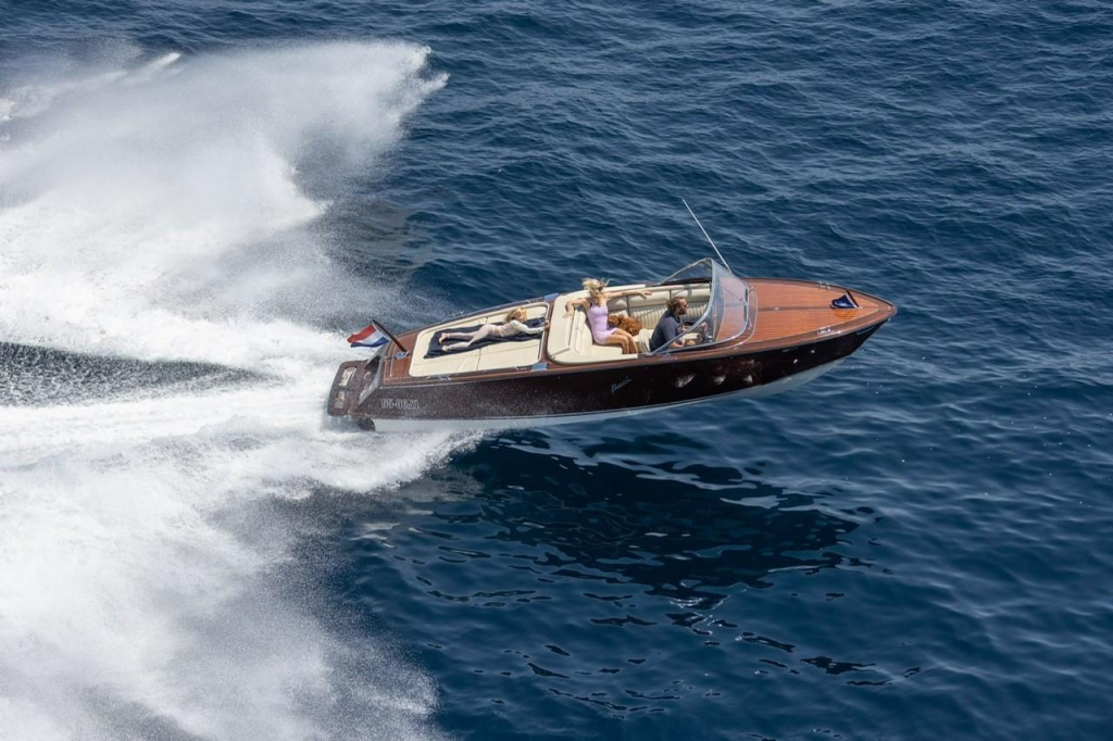 Boesch 750 Portofino De Luxe — foto 2 van 28