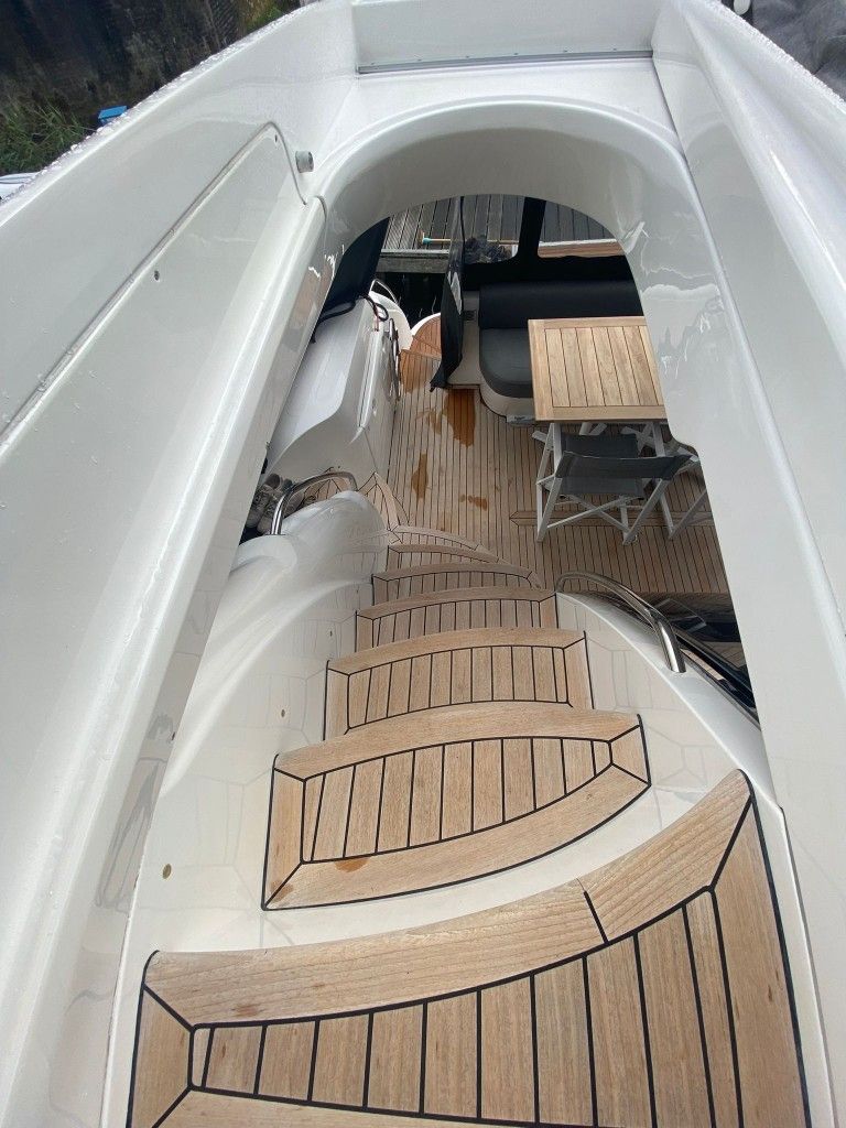 Sealine T52