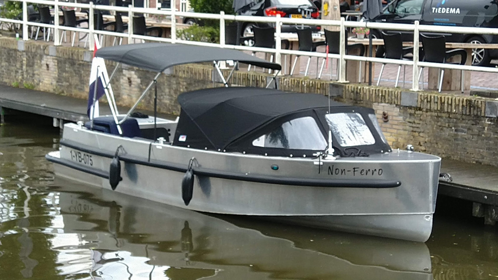Van Vossen 660 tender met 70 pk Suzuki AVTL — foto 2 van 6