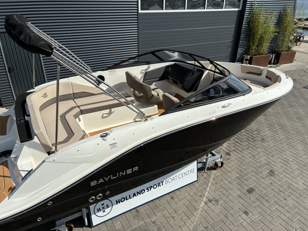 Bayliner V20 — foto 16 van 17